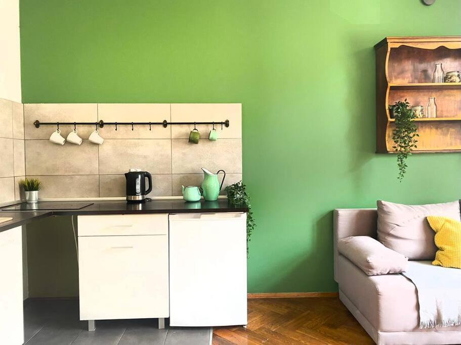 Large 89m2 Apartment, 3 Bedrooms And 2 Bathrooms Apartment *