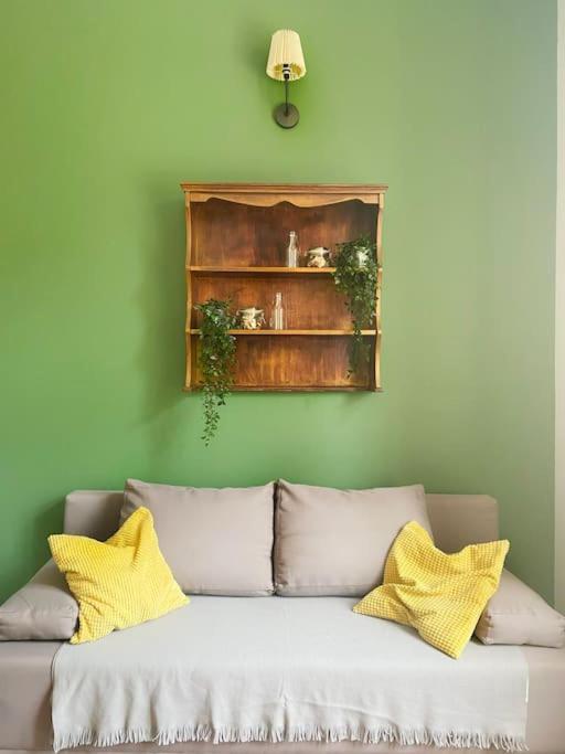 Large 89m2 Apartment, 3 Bedrooms And 2 Bathrooms Apartment