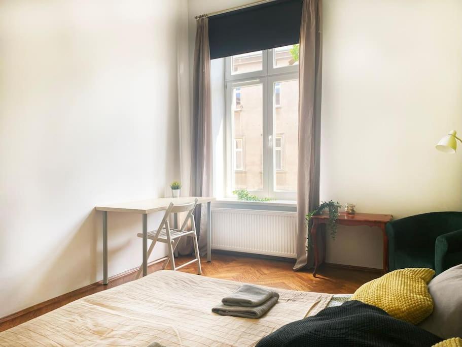 Large 89m2 Apartment, 3 Bedrooms And 2 Bathrooms Apartment