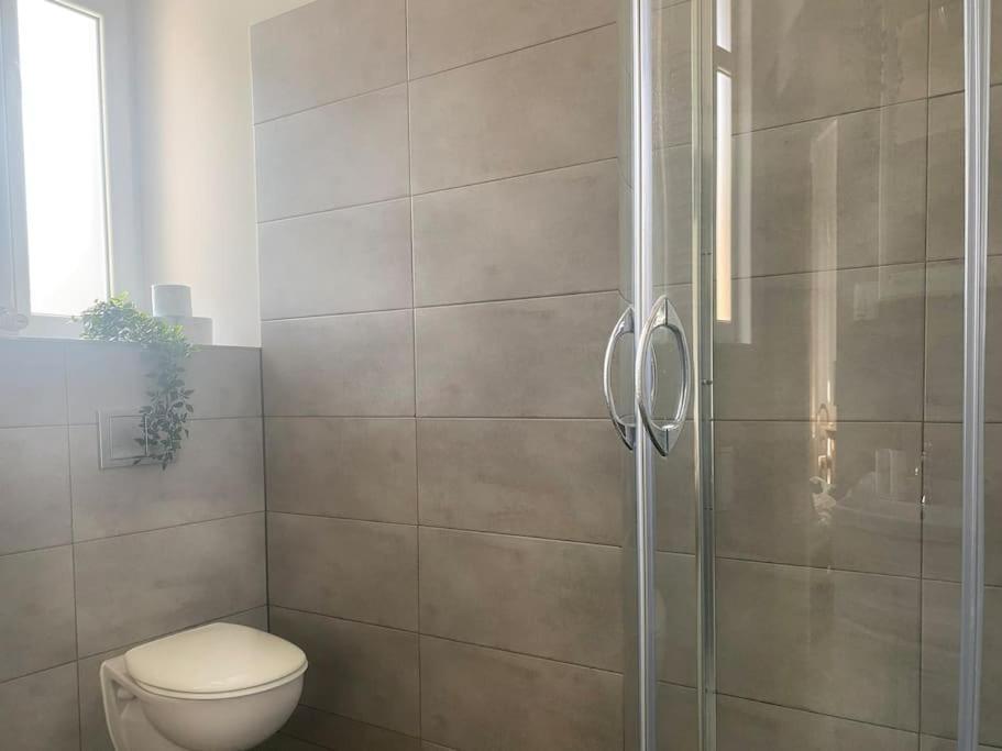 Apartment Large 89m2 Apartment, 3 Bedrooms And 2 Bathrooms *