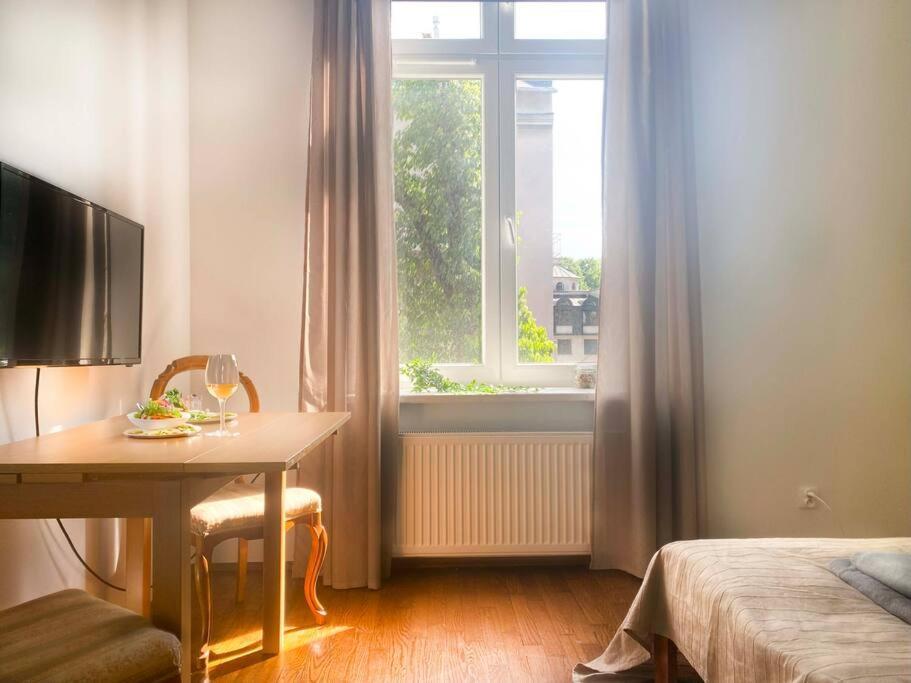 Apartment Large 89m2 Apartment, 3 Bedrooms And 2 Bathrooms Krakau