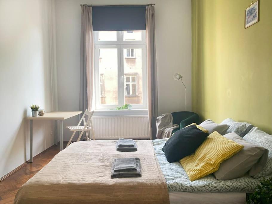 Large 89m2 Apartment, 3 Bedrooms And 2 Bathrooms * Krakau