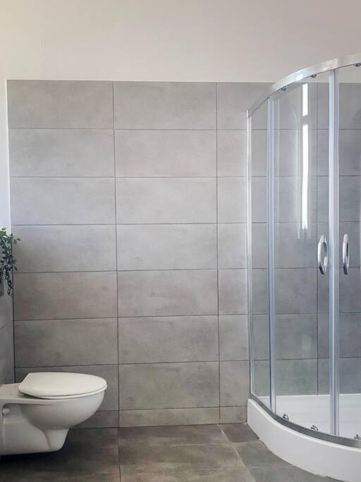 Large 89m2 Apartment, 3 Bedrooms And 2 Bathrooms