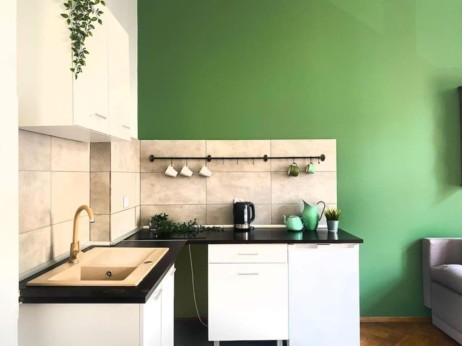 Large 89m2 Apartment, 3 Bedrooms And 2 Bathrooms *