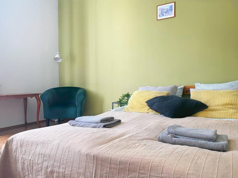 Apartment Large 89m2 Apartment, 3 Bedrooms And 2 Bathrooms
